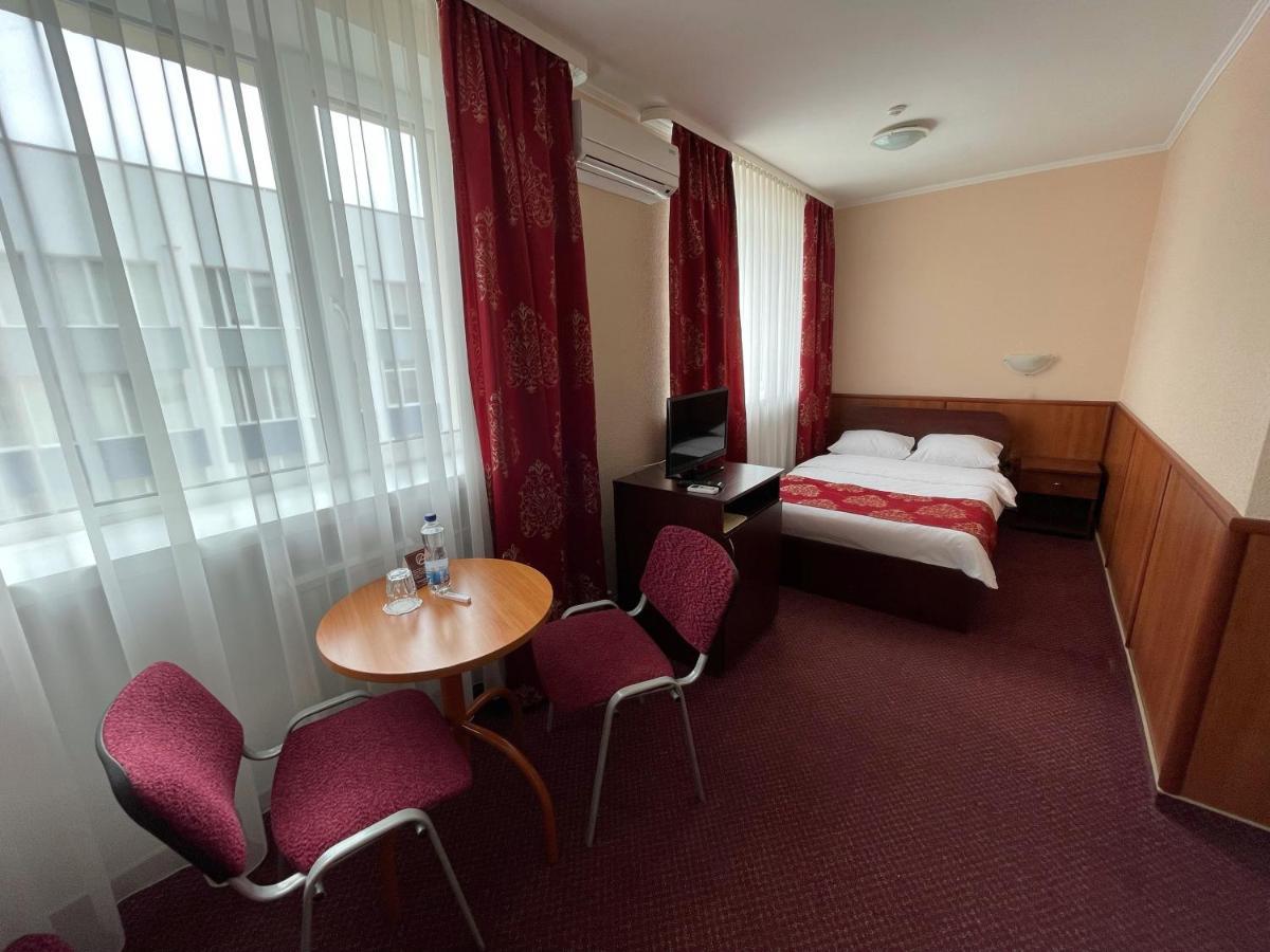 Hotel Complex Ukraine Lutsk Exterior photo