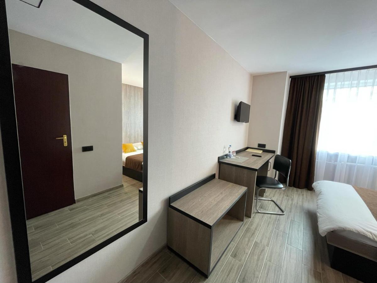 Hotel Complex Ukraine Lutsk Exterior photo