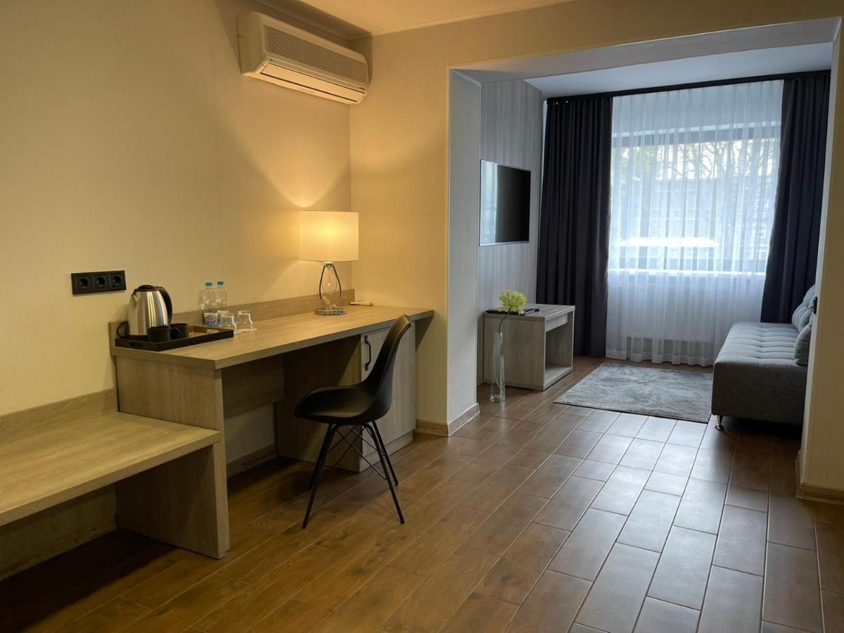 Hotel Complex Ukraine Lutsk Exterior photo