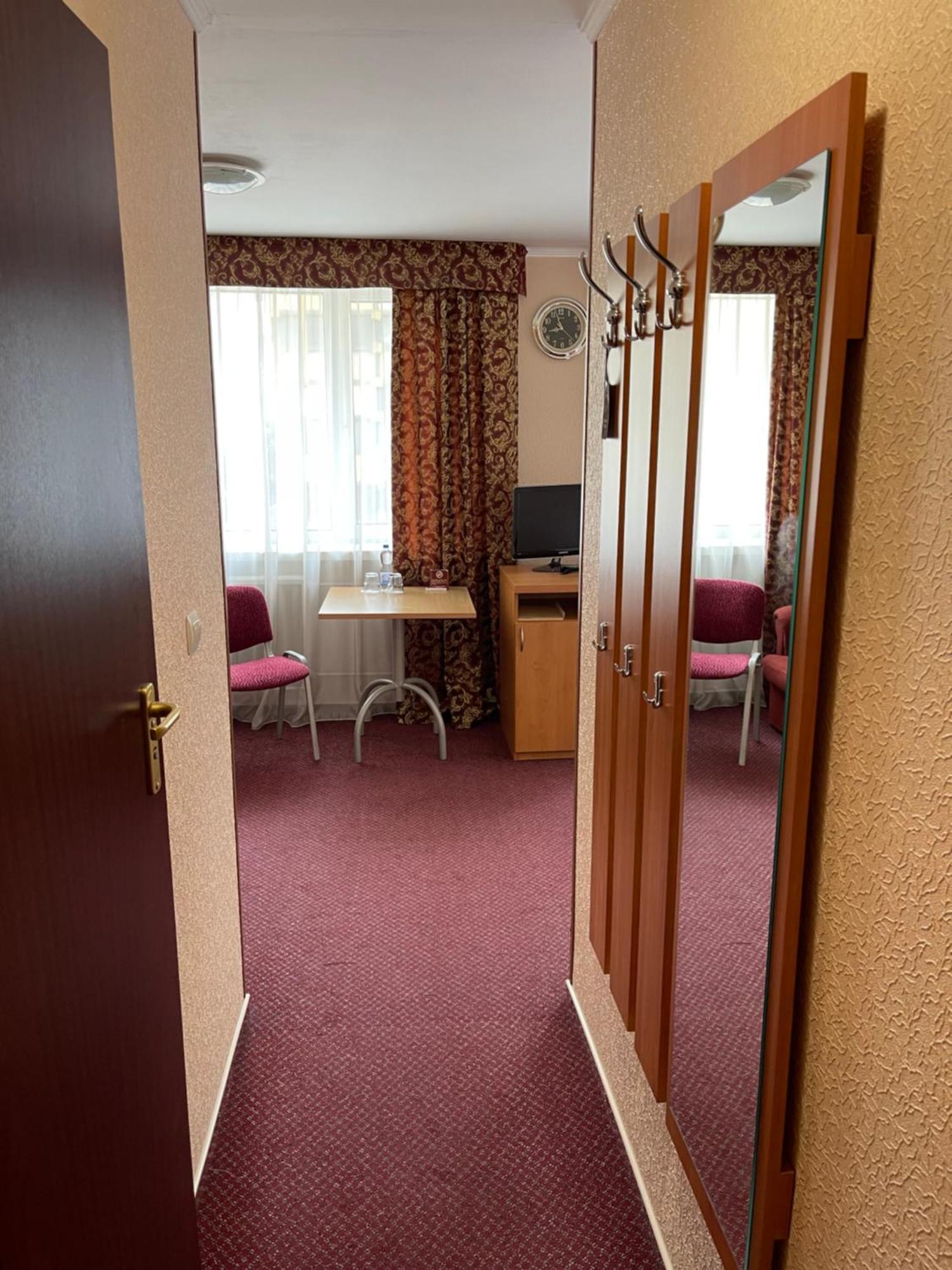 Hotel Complex Ukraine Lutsk Exterior photo