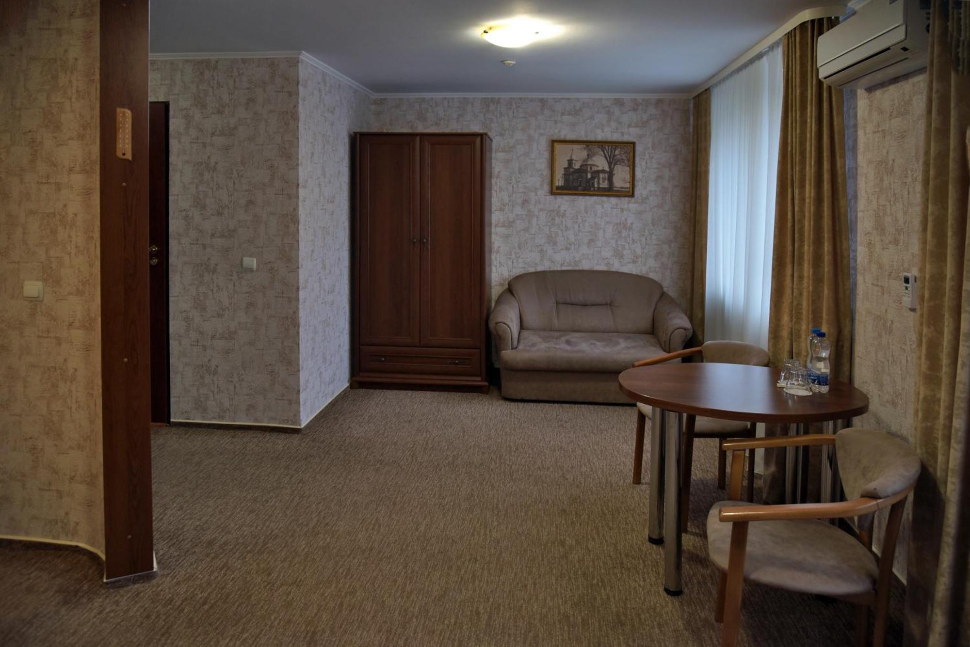 Hotel Complex Ukraine Lutsk Exterior photo