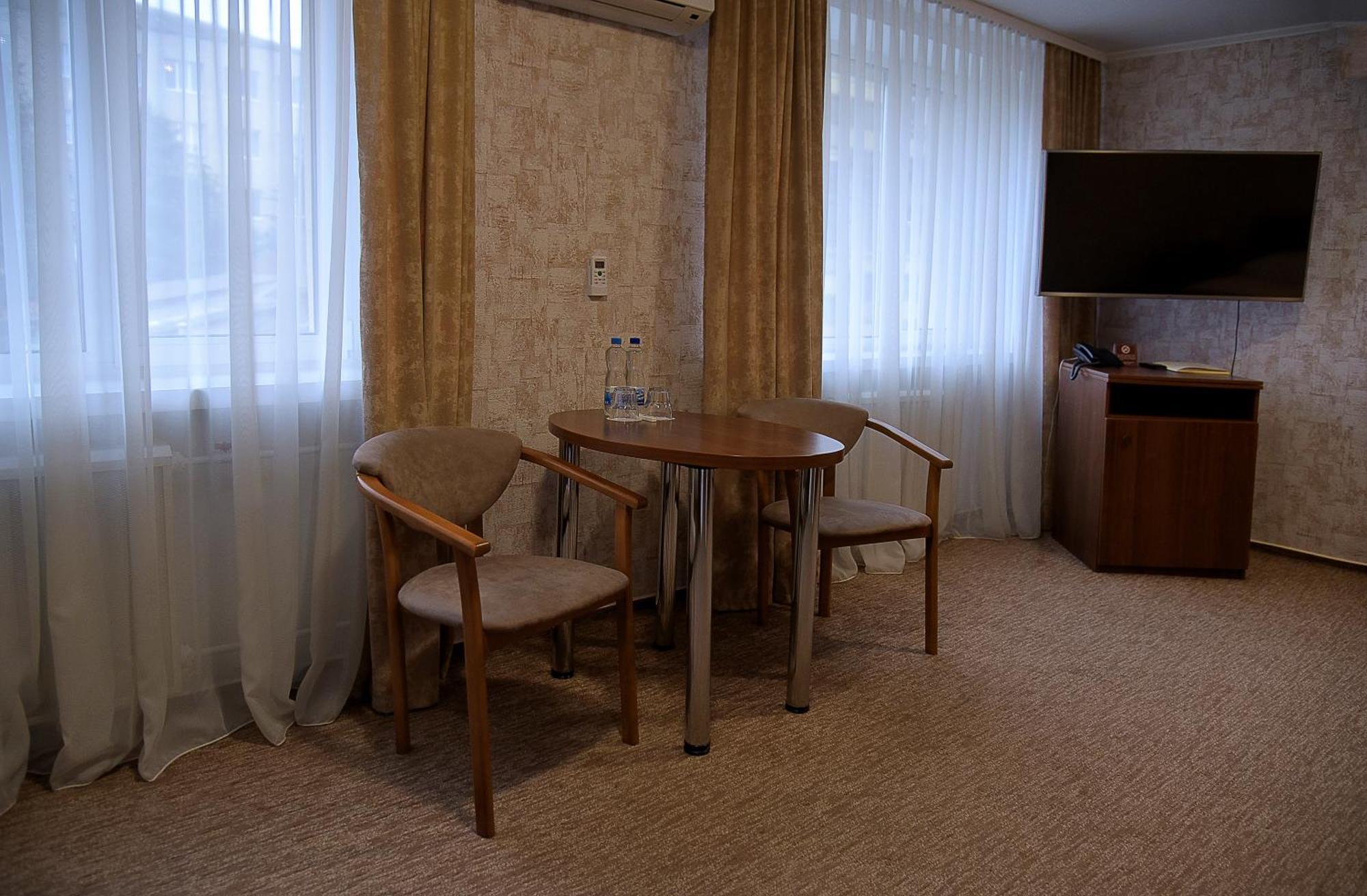 Hotel Complex Ukraine Lutsk Exterior photo